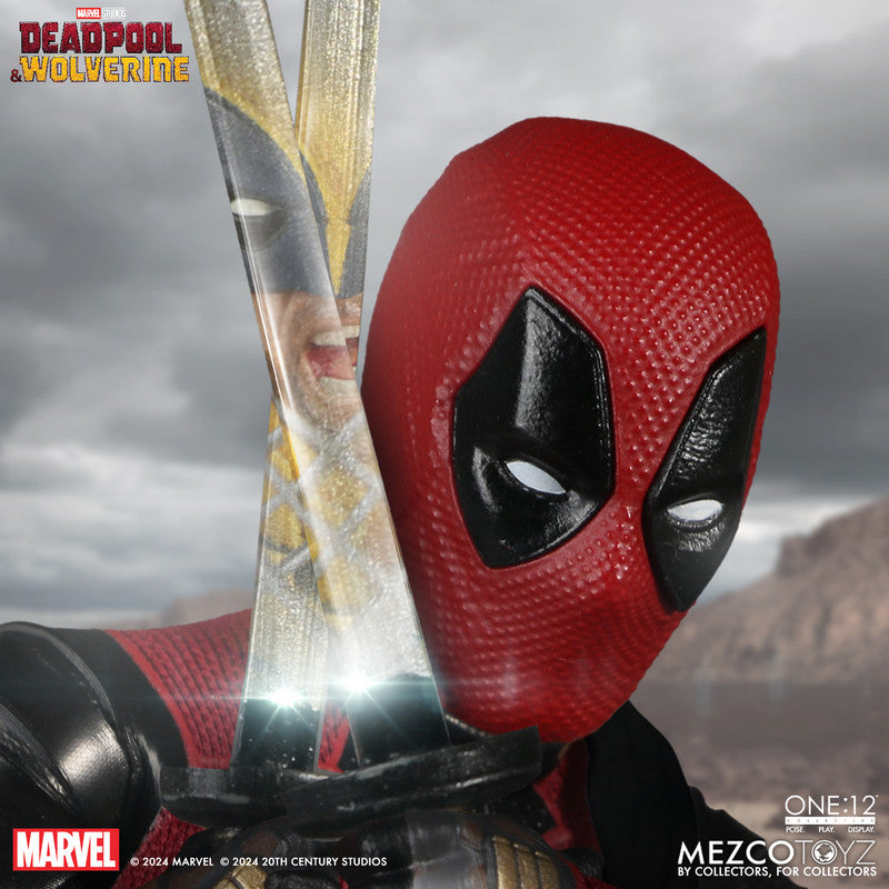 Mezco One:12 Collective Deadpool & Wolverine: Deadpool - Deluxe Edition