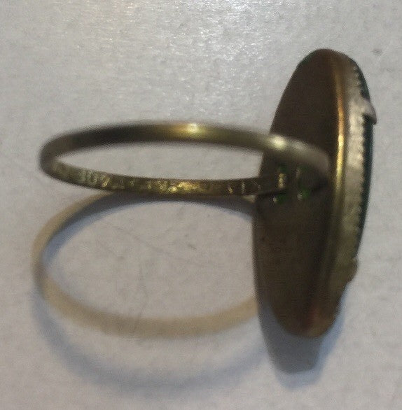 VINTAGE BRASS RING MADE IN CZECHOSLOVAKIA LIGHT SEE-THROUGH GREEN OVAL 15MM
