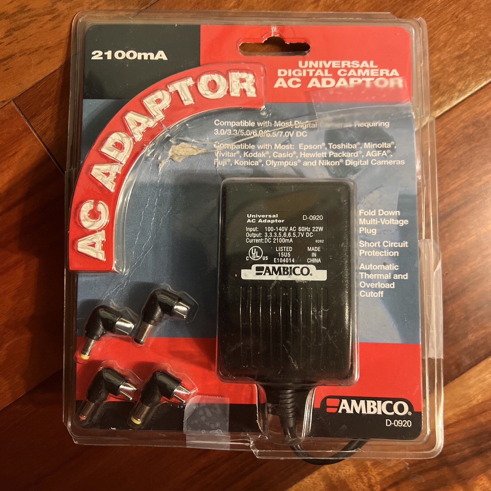 UNIVERSAL DIGITAL CAMERA AC ADAPTOR 2100mA  AMBICO MODEL D-0920 USED IN PACKAGE