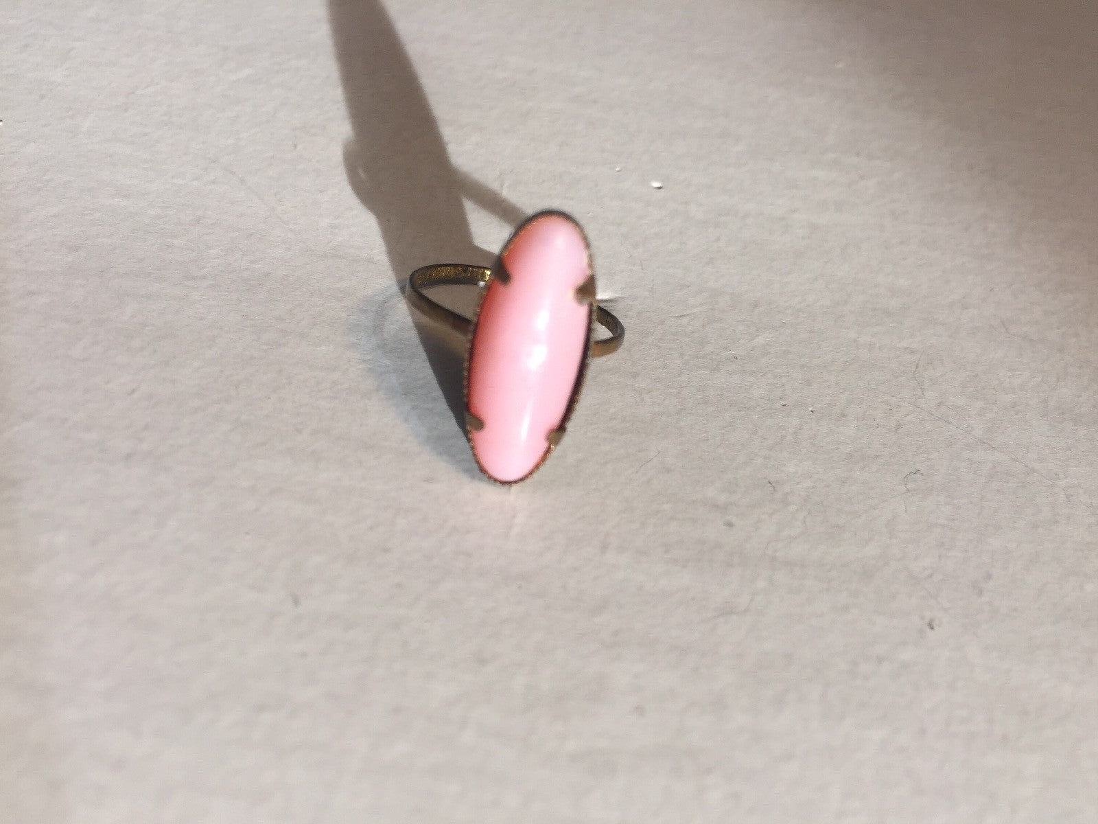 VINTAGE BRASS RING MADE IN CZECHOSLOVAKIA PINK OVAL 15MM