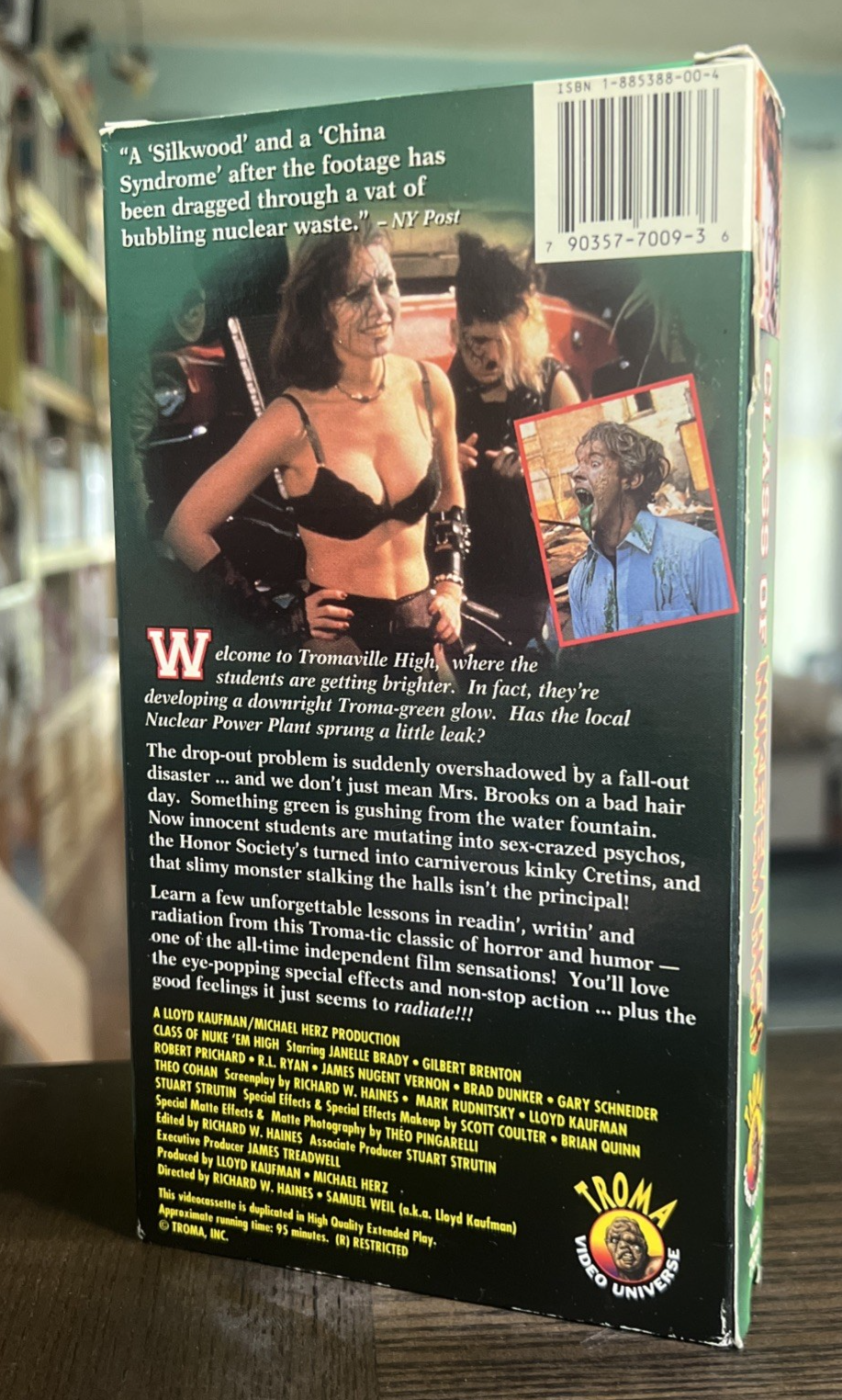 CLASS OF NUKE'EM HIGH VHS TROMA #7009 SCARCE NICE WITH TROMABILIA ORDER CARD