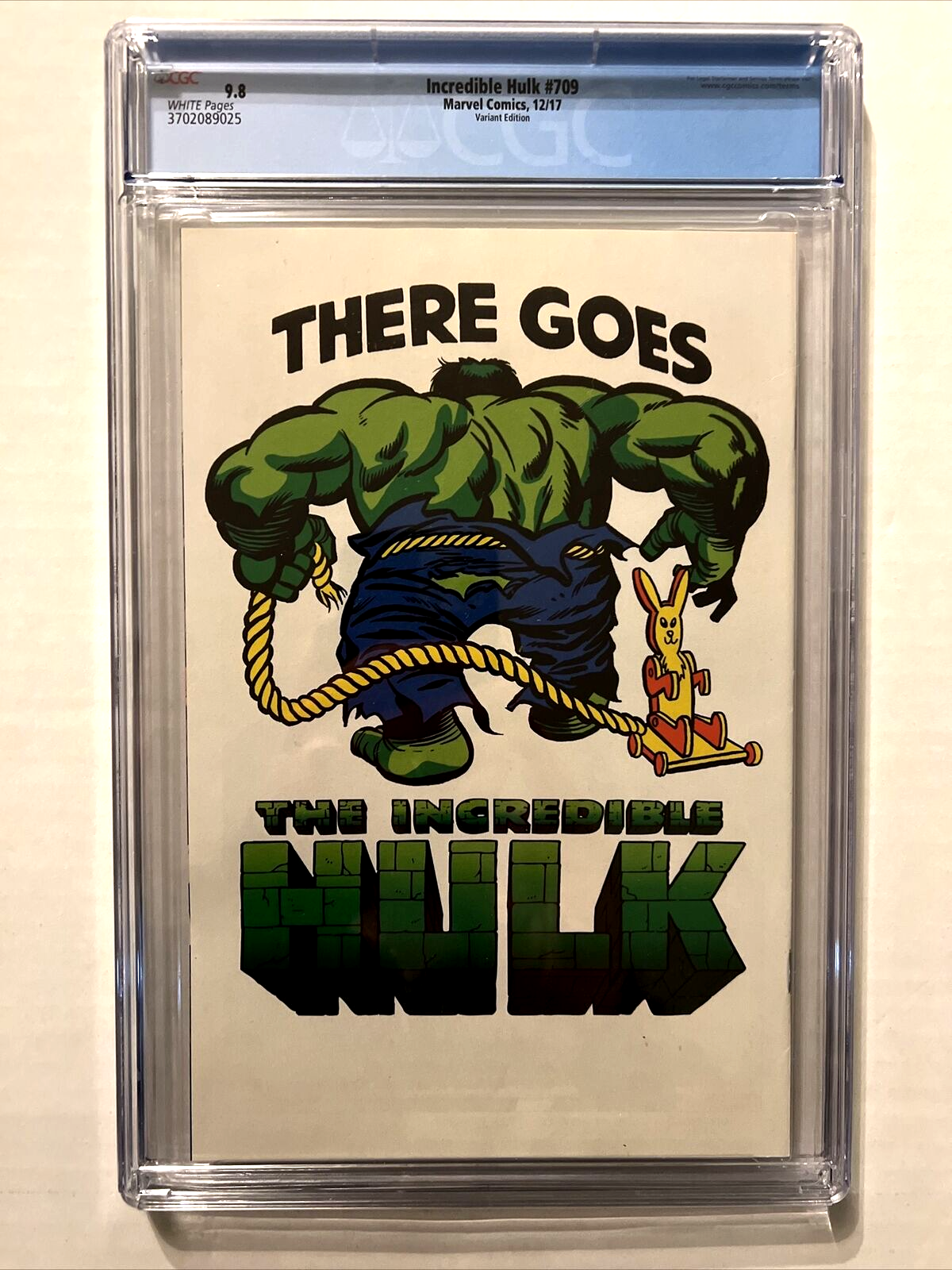 INCREDIBLE HULK #709 CGC 9.8 MARVEL COMICS KIRBY T-SHIRT VARIANT COVER 2017