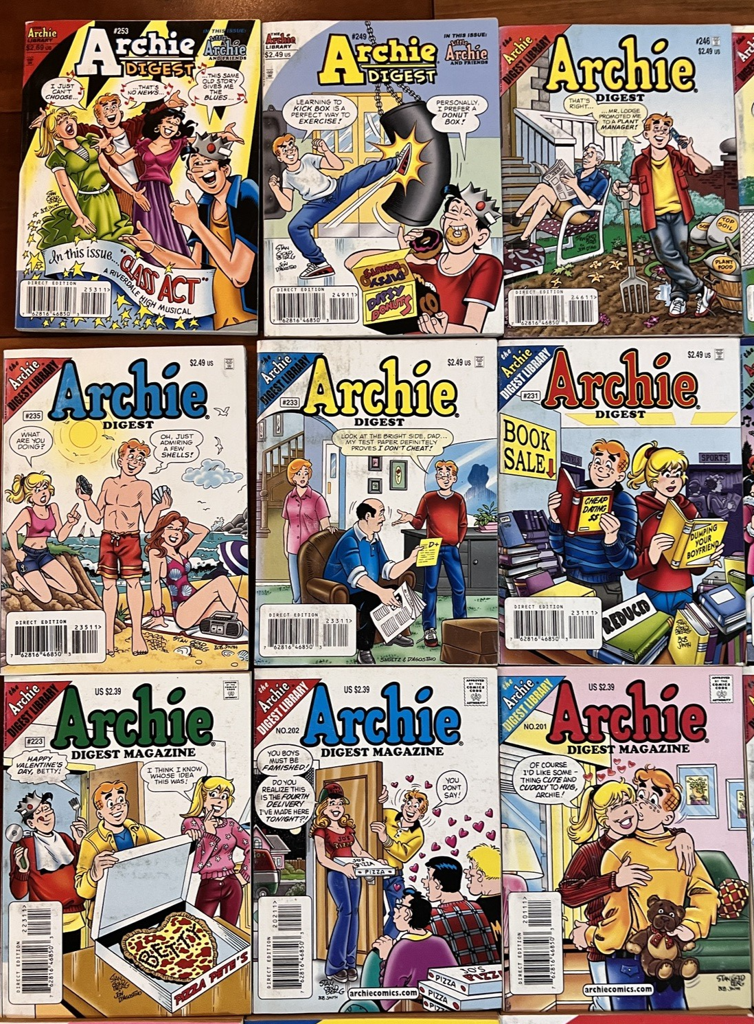 LOT OF 35 ARCHIE DIGEST AND DOUBLE DIGEST BETTY VERONICA JUGHEAD 2003-2009