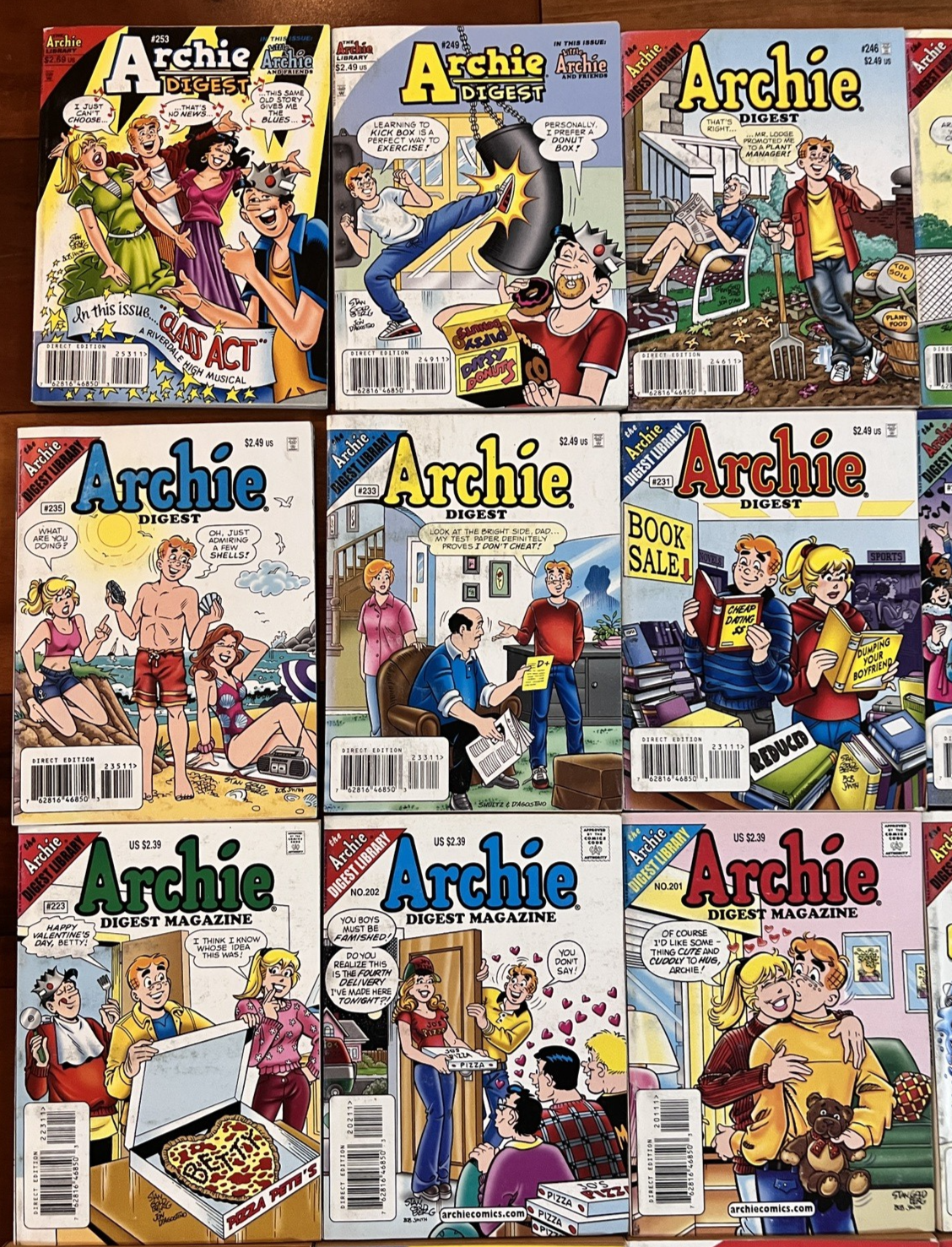LOT OF 35 ARCHIE DIGEST AND DOUBLE DIGEST BETTY VERONICA JUGHEAD 2003-2009