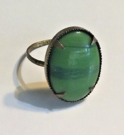 VINTAGE BRASS RING MADE IN CZECHOSLOVAKIA GREEN W/STRIPE 15MM
