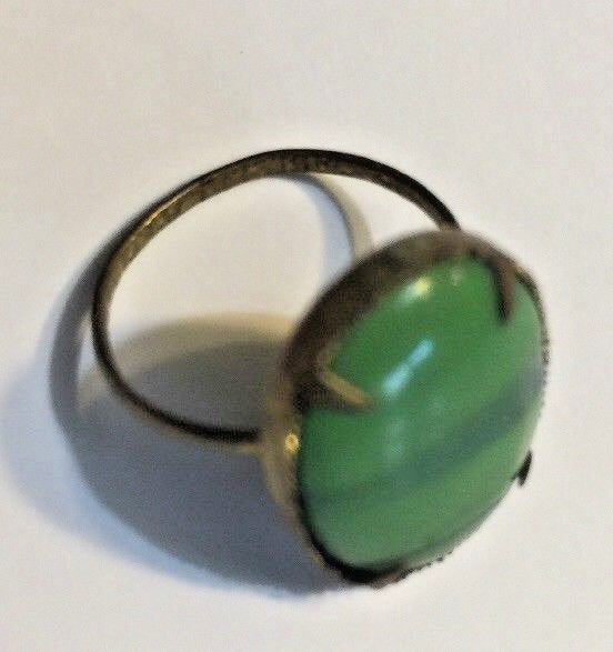 VINTAGE BRASS RING MADE IN CZECHOSLOVAKIA GREEN W/STRIPE 15MM