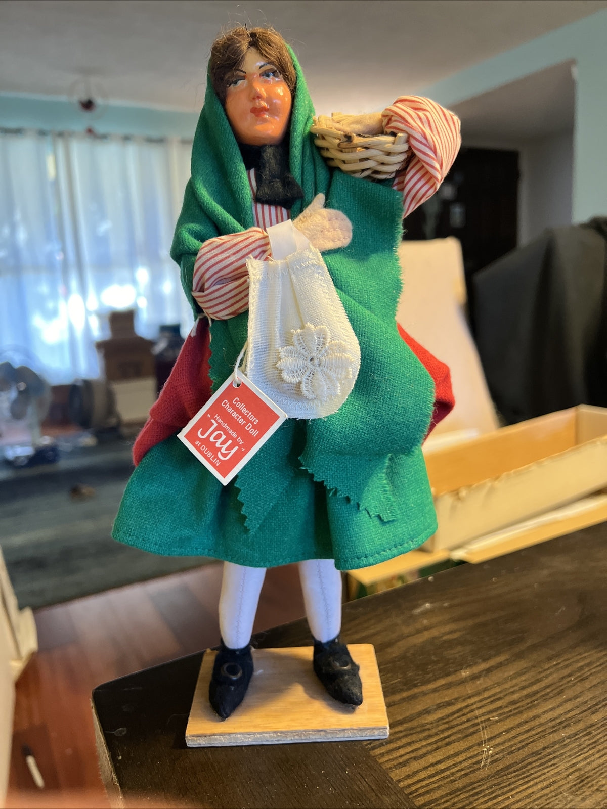 VINTAGE FOREIGN DOLL COLLECTION JAY AT DUBLIN OTHERS DOLLS OF THE WORLD SET OF 7