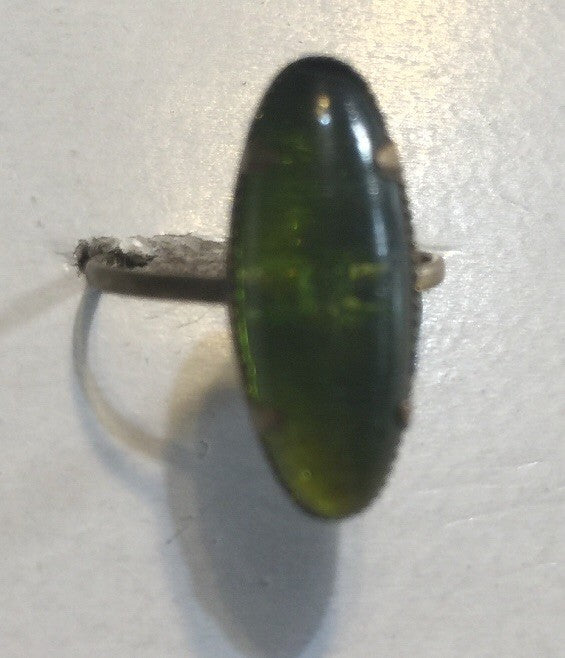 VINTAGE BRASS RING MADE IN CZECHOSLOVAKIA LIGHT SEE-THROUGH GREEN OVAL 15MM